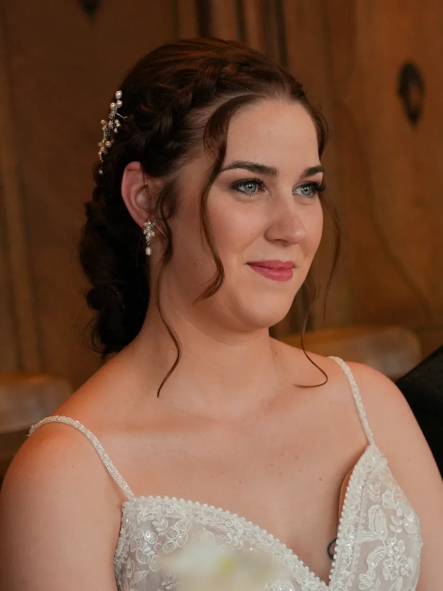 Porträt von Angelika – Hochzeit Franky und Angelika