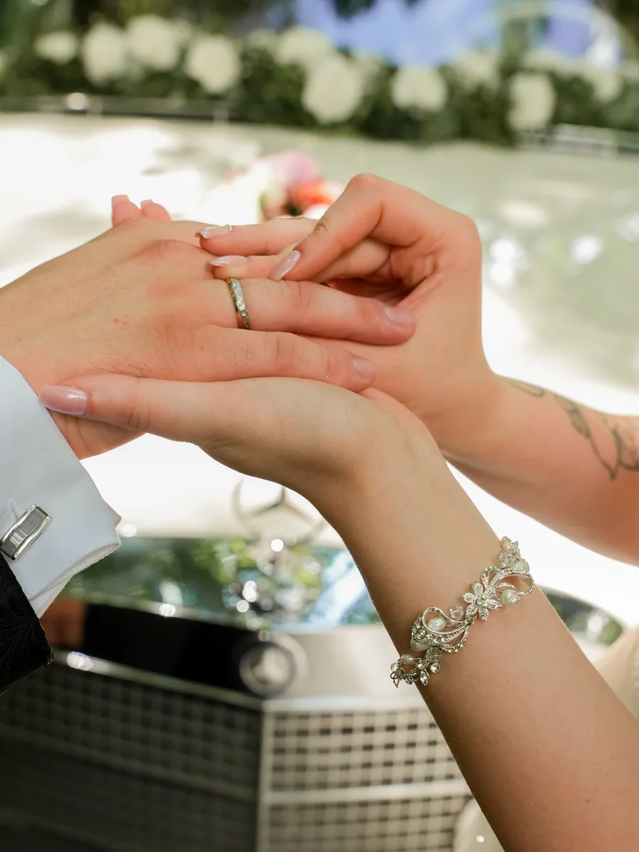Eheringe auf dem Oldtimer – Hochzeit Franky und Angelika