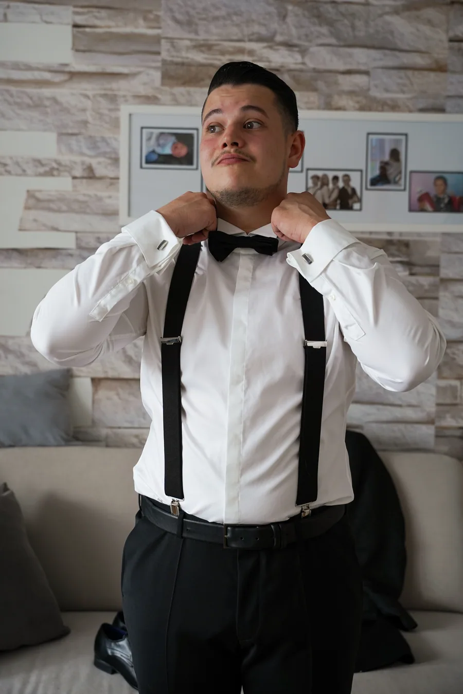 Franky bindet seine Fliege – Hochzeit Franky und Angelika